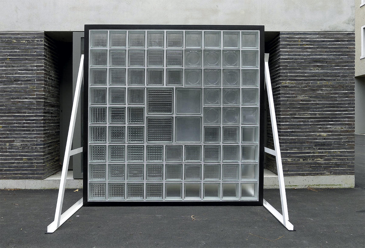 04 Werk, Bauen + Wohen 9:2013_Mit Glas mauern?.jpg