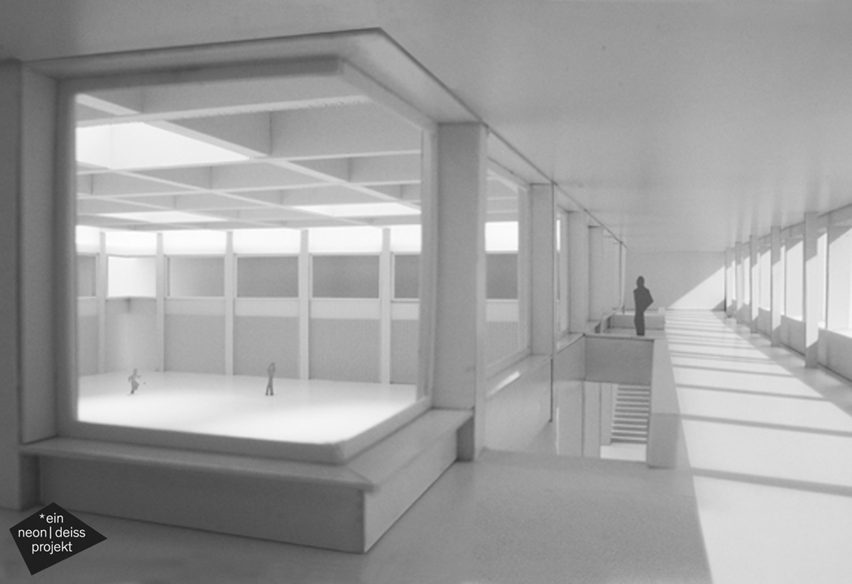 Blick in Turnhalle mit logo 2.jpg